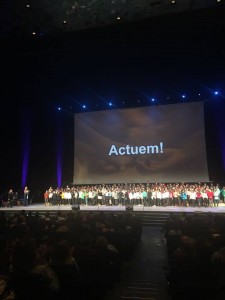 Concert solidari, ACTUEM! Kostka
